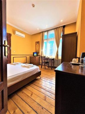 L'Opera Guest House